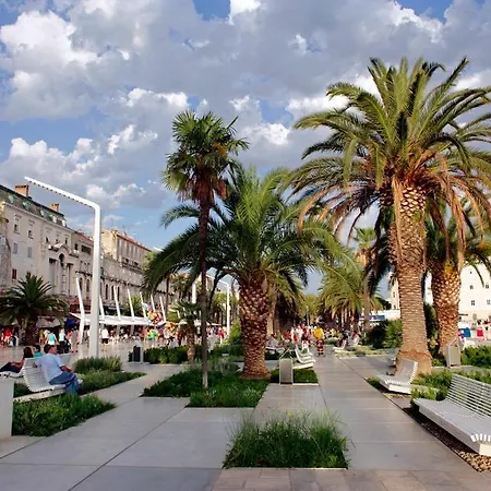 Dominik Σπλιτ